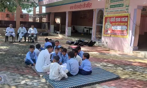 पढ़ाई पर असर, Sirsa के छात्र मंदिरों और शेडों में पढ़ने को मजबूर पढ़ाई पर असर, Sirsa के छात्र मंदिरों और शेडों में पढ़ने को मजबूर