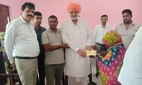 Haryana सरकार बाढ़ प्रभावित परिवारों के साथ खड़ी है मंत्री Haryana सरकार बाढ़ प्रभावित परिवारों के साथ खड़ी है मंत्री