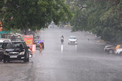 Bhopal: तूफानी बारिश की चेतावनी, MP में मानसून सक्रिय Bhopal: तूफानी बारिश की चेतावनी, MP में मानसून सक्रिय