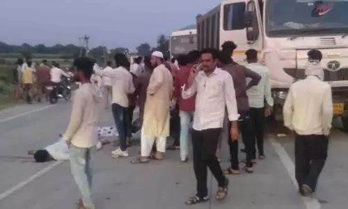 Beed: परली सड़क दुर्घटना में भाजपा सरपंच जलघावन टांडा और पोती की मौत Beed: परली सड़क दुर्घटना में भाजपा सरपंच जलघावन टांडा और पोती की मौत