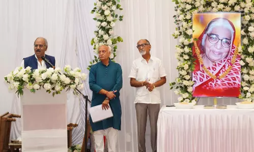 MP बृजमोहन अग्रवाल ने सोनी बाई बाफना को पुष्प अर्पित कर श्रद्धांजलि दी