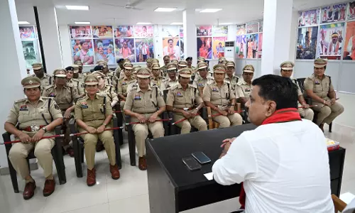 पदोन्नत के बाद DSP बने 46 अफसरों ने की गृहमंत्री विजय शर्मा से मुलाकात पदोन्नत के बाद DSP बने 46 अफसरों ने की गृहमंत्री विजय शर्मा से मुलाकात