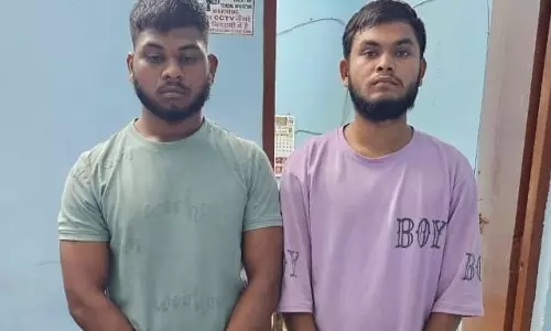 मोबाइल शॉप में चोरी, आरंग पुलिस ने तीन शातिरों को पकड़ा मोबाइल शॉप में चोरी, आरंग पुलिस ने तीन शातिरों को पकड़ा