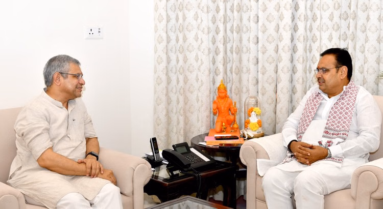 Jaipur: CM भजनलाल शर्मा ने रेल मंत्री अश्विनी वैष्णव से की शिष्टाचार बैठक