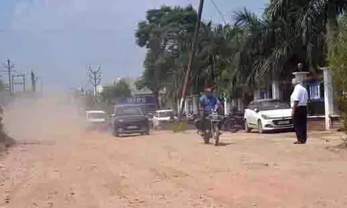 Ghaziabad: राज नगर एक्सटेंशन में 2.7 किलोमीटर लंबी लिंक रोड जर्जर Ghaziabad: राज नगर एक्सटेंशन में 2.7 किलोमीटर लंबी लिंक रोड जर्जर