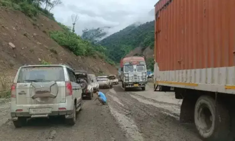 Manipur: सरकार की अपील के बाद नगा संगठन ने व्यापार प्रतिबंध हटाया
