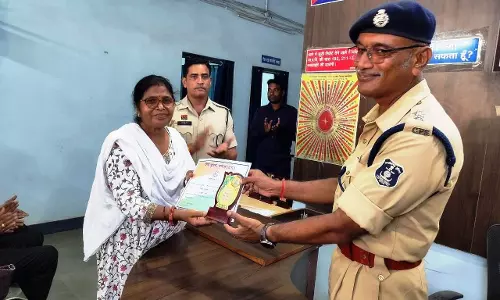थाने में समाजसेवियों और प्रतिभाओं का हुआ सम्मान