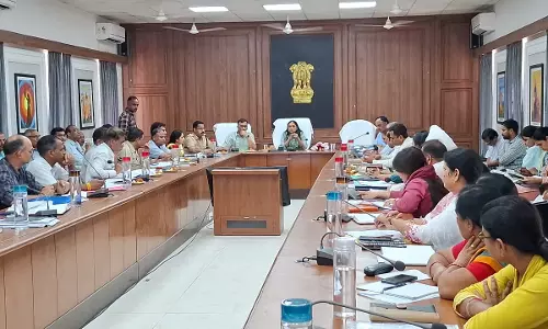 Sikar: संभागीय आयुक्त ने ली जिला स्तरीय समीक्षा बैठक Sikar: संभागीय आयुक्त ने ली जिला स्तरीय समीक्षा बैठक