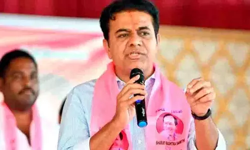 KTR ने भाजपा पर ग्रुप-1 परीक्षा घोटाले में कांग्रेस को बचाने का आरोप लगाया KTR ने भाजपा पर ग्रुप-1 परीक्षा घोटाले में कांग्रेस को बचाने का आरोप लगाया