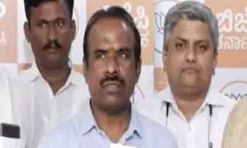 BJP ने कर्नाटक सरकार पर हिंदुओं को तोड़ने का आरोप लगाया