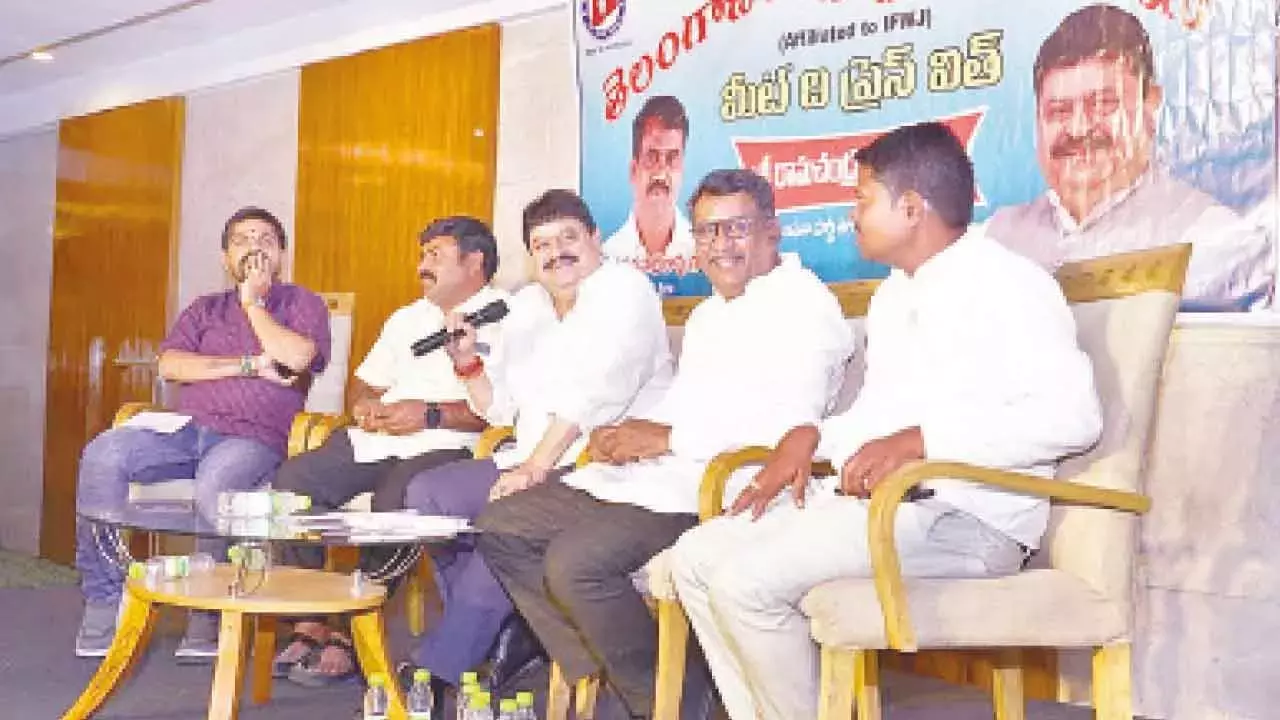 Telangana: भाजपा प्रमुख एनआरआर ने कांग्रेस शासन और दोहरे मानदंडों पर निशाना साधा