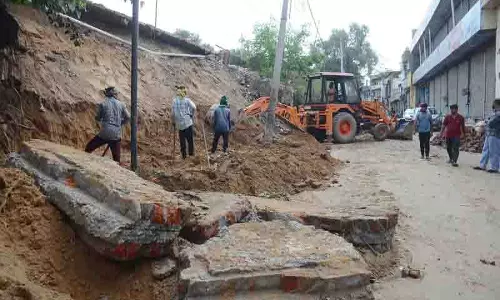 जगराओं ब्रिज लेन बंद होने से Ludhiana में यातायात व्यवस्था चरमराई, मरम्मत का काम जारी जगराओं ब्रिज लेन बंद होने से Ludhiana में यातायात व्यवस्था चरमराई, मरम्मत का काम जारी