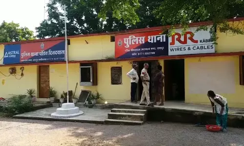 पुरानी रंजिश पर दो पक्षों में मारपीट, गाली-गलौच और धमकी के बाद 4 आरोपी गिरफ्तार पुरानी रंजिश पर दो पक्षों में मारपीट, गाली-गलौच और धमकी के बाद 4 आरोपी गिरफ्तार