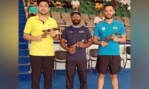 ISSF विश्व कप: 25 मीटर रैपिड फायर पिस्टल क्वालीफिकेशन के पहले चरण के बाद भावेश शेखावत मजबूत स्थिति में ISSF विश्व कप: 25 मीटर रैपिड फायर पिस्टल क्वालीफिकेशन के पहले चरण के बाद भावेश शेखावत मजबूत स्थिति में