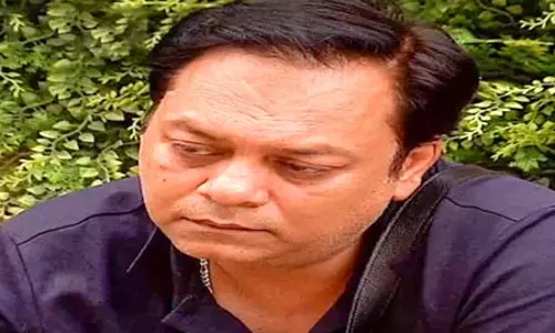 बिग बॉस 19 : तान्या मित्तल के खेल को लेकर जीशान कादरी ने दी राय, फूट-फूटकर रोईं कंटेस्टेंट बिग बॉस 19 : तान्या मित्तल के खेल को लेकर जीशान कादरी ने दी राय, फूट-फूटकर रोईं कंटेस्टेंट
