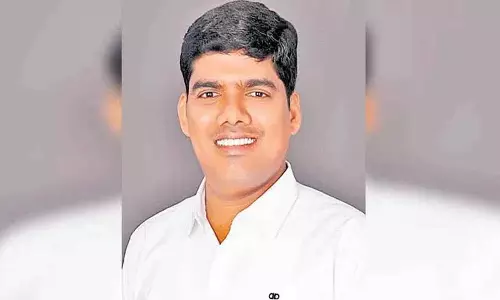कांग्रेस सरकार छात्रों के जीवन से खेल रही है: Padala Satish
