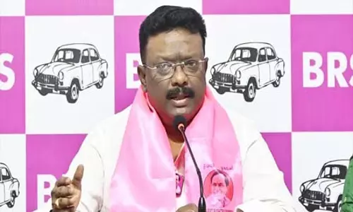 एमएलसी दसोजू श्रीवन ने ग्रुप-1 परीक्षा रद्द करने और न्यायिक जांच की मांग की एमएलसी दसोजू श्रीवन ने ग्रुप-1 परीक्षा रद्द करने और न्यायिक जांच की मांग की