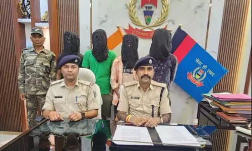 रांची में प्रतिबंधित मांस लदी दो पिकअप वैन जब्त, चार गिरफ्तार रांची में प्रतिबंधित मांस लदी दो पिकअप वैन जब्त, चार गिरफ्तार