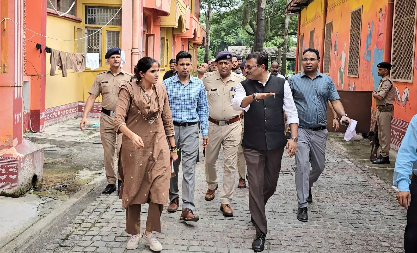 Haridwar: आनंद वर्धन ने कुंभ मेले की प्रगति पर ली रिपोर्ट Haridwar: आनंद वर्धन ने कुंभ मेले की प्रगति पर ली रिपोर्ट