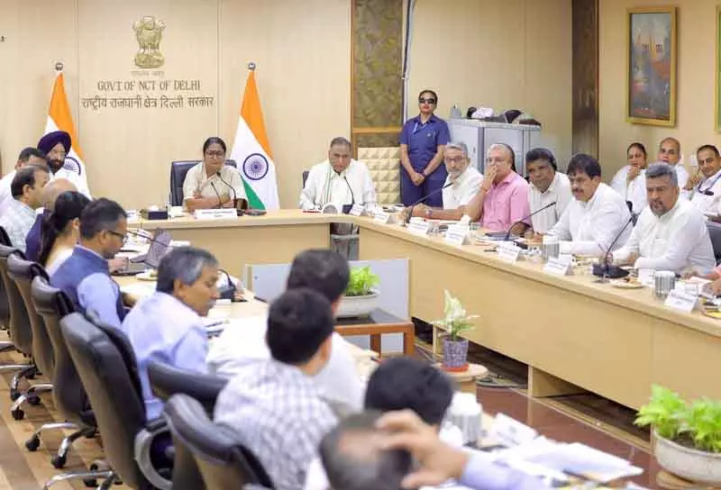 मुख्यमंत्री ने दक्षिण दिल्ली की विकास योजनाओं की समीक्षा की मुख्यमंत्री ने दक्षिण दिल्ली की विकास योजनाओं की समीक्षा की