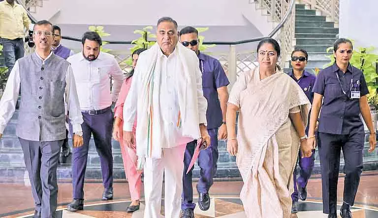शिकायतों का प्राथमिकता से समाधान करें: मुख्यमंत्री रेखा गुप्ता शिकायतों का प्राथमिकता से समाधान करें: मुख्यमंत्री रेखा गुप्ता