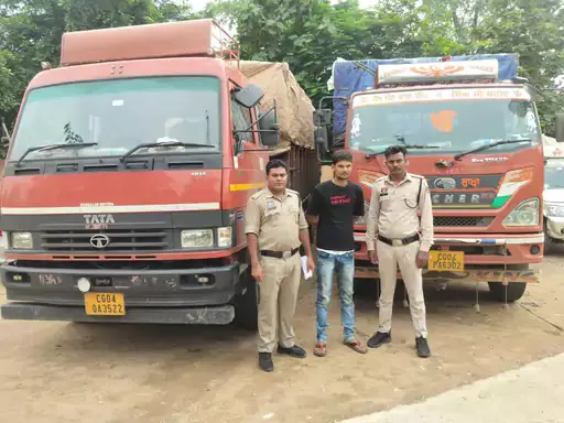रायपुर से वाहन मालिक गिरफ्तार, मवेशी तस्करी करने बुकिंग में देता था गाड़ी रायपुर से वाहन मालिक गिरफ्तार, मवेशी तस्करी करने बुकिंग में देता था गाड़ी