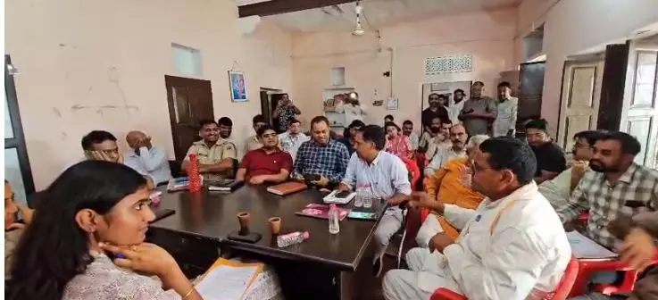 Sikar: शारदीय नवरात्रि पर्व को लेकर हुई बैठक दस दिवसीय मेले का होगा आयोजन Sikar: शारदीय नवरात्रि पर्व को लेकर हुई बैठक दस दिवसीय मेले का होगा आयोजन