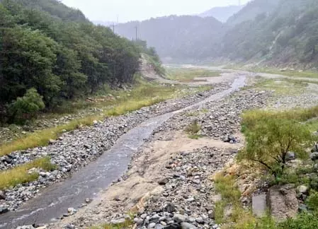 दक्षिण कोरिया: सूखा प्रभावित कंगनंग जलाशय लबालब, 52 दिनों में पहली बार बढ़ा जलस्तर दक्षिण कोरिया: सूखा प्रभावित कंगनंग जलाशय लबालब, 52 दिनों में पहली बार बढ़ा जलस्तर