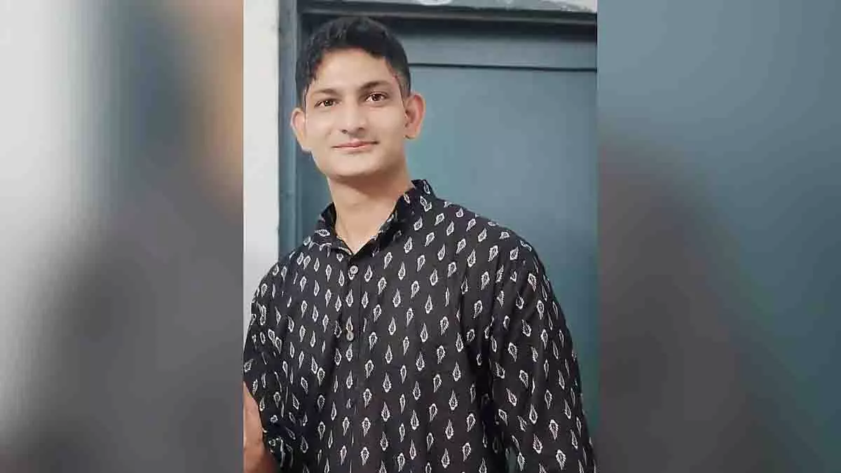 Maharashtra: माथेरान ट्रेक पर 33 वर्षीय नौसेना अधिकारी लापता Maharashtra: माथेरान ट्रेक पर 33 वर्षीय नौसेना अधिकारी लापता