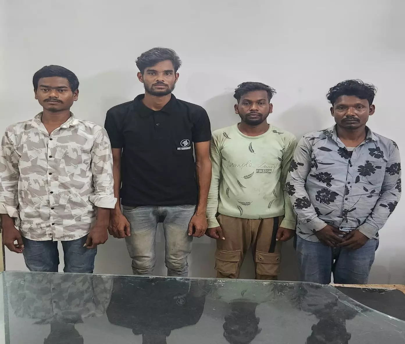 रायपुर में पुलिसकर्मी पर हमला: शराब पीकर हुल्लड़ मचाने वाले 4 आरोपी गिरफ्तार रायपुर में पुलिसकर्मी पर हमला: शराब पीकर हुल्लड़ मचाने वाले 4 आरोपी गिरफ्तार