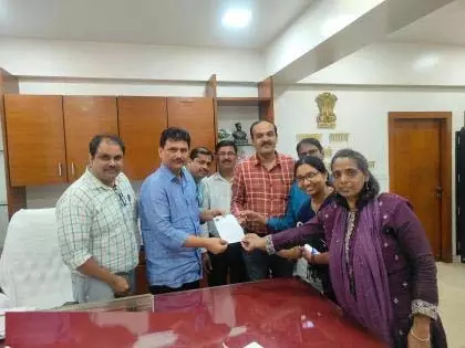 10% वेतन वृद्धि और बोनस समझौते के बाद NHM कर्मचारियों ने हड़ताल समाप्त की 10% वेतन वृद्धि और बोनस समझौते के बाद NHM कर्मचारियों ने हड़ताल समाप्त की