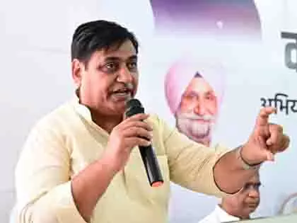 Rajasthan: विधानसभा में छिपे कैमरे मिलने से हड़कंप, कांग्रेस ने जताई नाराज़गी Rajasthan: विधानसभा में छिपे कैमरे मिलने से हड़कंप, कांग्रेस ने जताई नाराज़गी