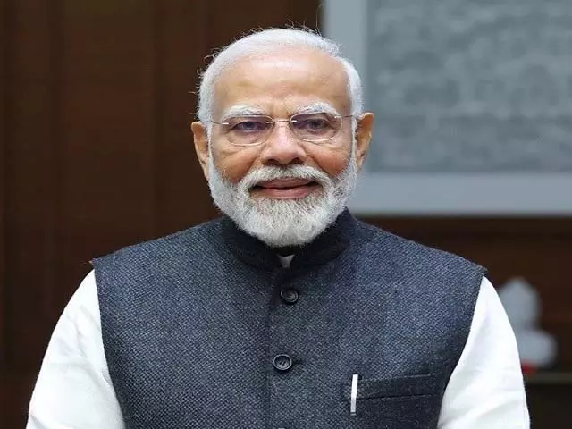 PM मोदी असम दौरे पर, भूपेन हजारिका जन्मशताब्दी पर स्मृति सिक्का जारी PM मोदी असम दौरे पर, भूपेन हजारिका जन्मशताब्दी पर स्मृति सिक्का जारी