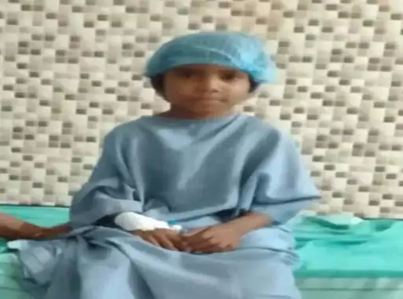 जिला अस्पताल में 6 साल की बच्ची की मौत से मचा हड़कंप जिला अस्पताल में 6 साल की बच्ची की मौत से मचा हड़कंप