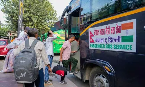 डीटीसी की दिल्ली-काठमांडू मैत्री बस अशांति के बीच नेपाल में फंसी डीटीसी की दिल्ली-काठमांडू मैत्री बस अशांति के बीच नेपाल में फंसी