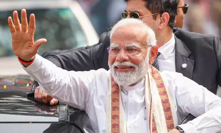 Manipur में प्रधानमंत्री मोदी: चुनावी माहौल Manipur में प्रधानमंत्री मोदी: चुनावी माहौल