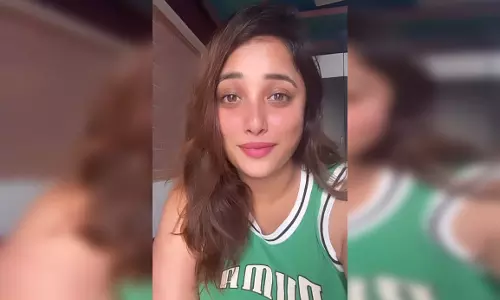 चुगली एक आर्ट है... रानी चटर्जी ने मजेदार तरीके से किया अपनी फिल्म का प्रमोशन चुगली एक आर्ट है... रानी चटर्जी ने मजेदार तरीके से किया अपनी फिल्म का प्रमोशन