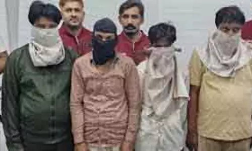 मुंबई गणेश विसर्जन के दौरान मोबाइल चोरी के आरोप में चार गिरफ्तार
