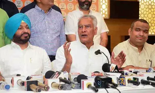 भगवंत मान को राहत पैकेज में संशोधन के लिए मोदी से मिलना चाहिए: Sunil Jakhar भगवंत मान को राहत पैकेज में संशोधन के लिए मोदी से मिलना चाहिए: Sunil Jakhar