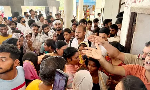 Haryana : निजी बस ऑपरेटर हमें सरकारी पास पर यात्रा करने से मना कर रहे हैं छात्र Haryana : निजी बस ऑपरेटर हमें सरकारी पास पर यात्रा करने से मना कर रहे हैं छात्र