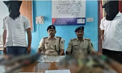 एके-47 सहित कई हथियार बरामद, दो गिरफ्तार एके-47 सहित कई हथियार बरामद, दो गिरफ्तार