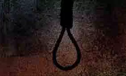 Dhule: नगर निकाय के पूर्व प्रमुख के बेटे की आत्महत्या से क्षेत्र में शोक Dhule: नगर निकाय के पूर्व प्रमुख के बेटे की आत्महत्या से क्षेत्र में शोक