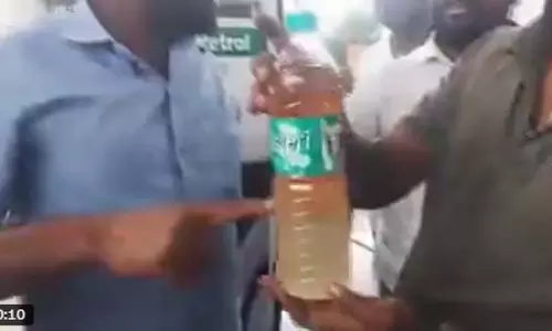 Viral video में तेलंगाना के पेट्रोल पंप पर पानी मिला ईंधन दिखाया गया