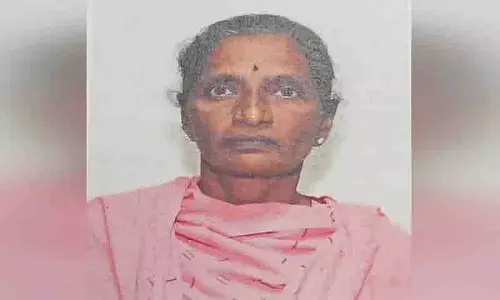 वरिष्ठ माओवादी नेता पद्मावती उर्फ Kalpana ने तेलंगाना में आत्मसमर्पण कर दिया वरिष्ठ माओवादी नेता पद्मावती उर्फ Kalpana ने तेलंगाना में आत्मसमर्पण कर दिया