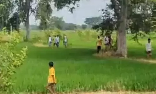 किसान ने किया सुसाइड, गमछा के सहारे फंदे पर झूला