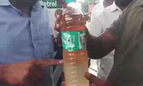 Sheriguda: मिलावटी पेट्रोल की आशंका, हैदराबाद के कार मालिक ने की शिकायत
