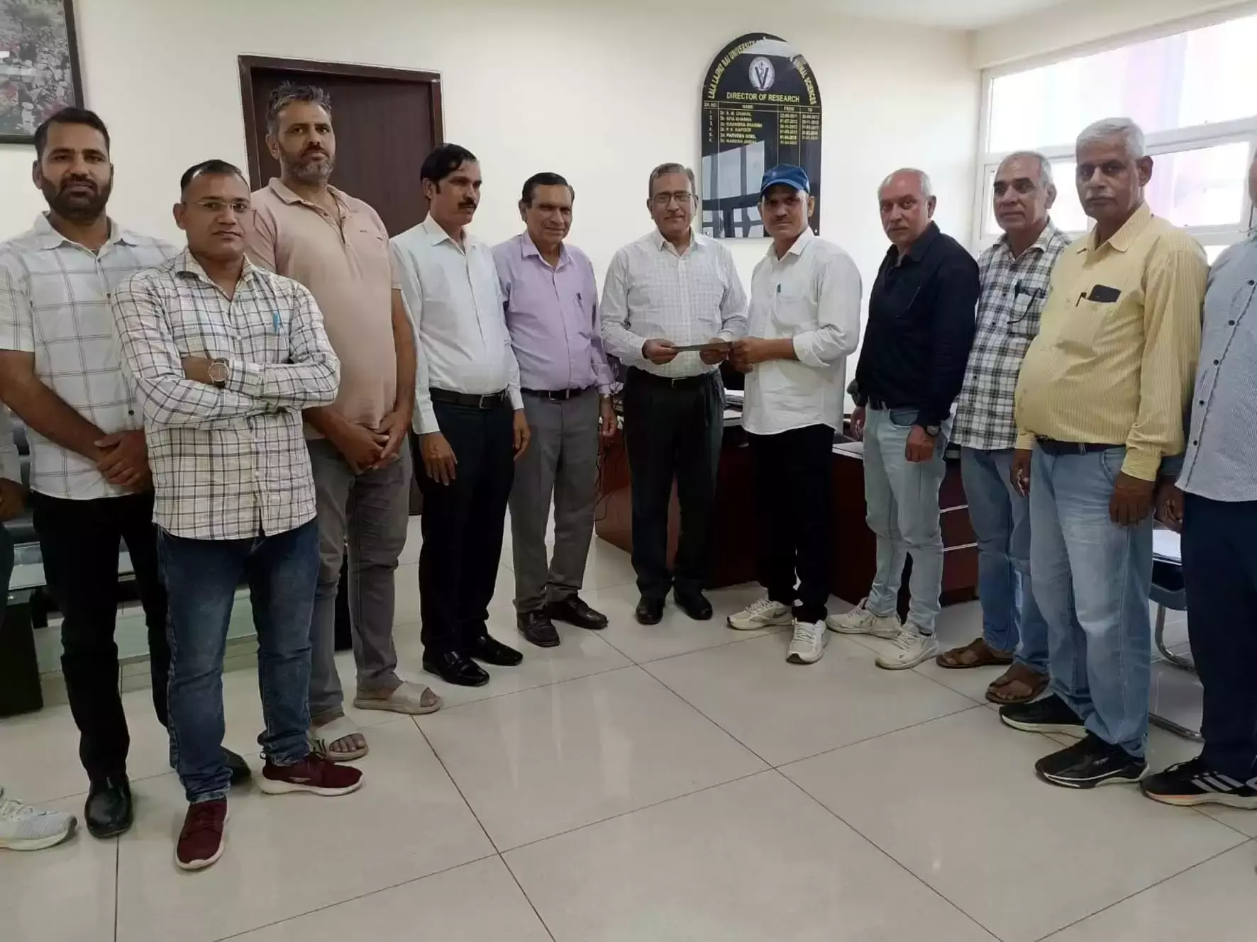 Hisar: लैब सहायकों को मिला पदोन्नति का तोहफ़ा