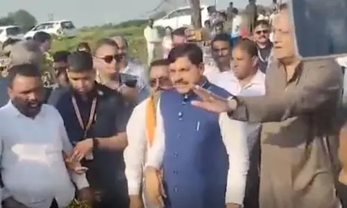 SP को फटकार, मचा हड़कंप, CM का VIDEO सामने आया SP को फटकार, मचा हड़कंप, CM का VIDEO सामने आया