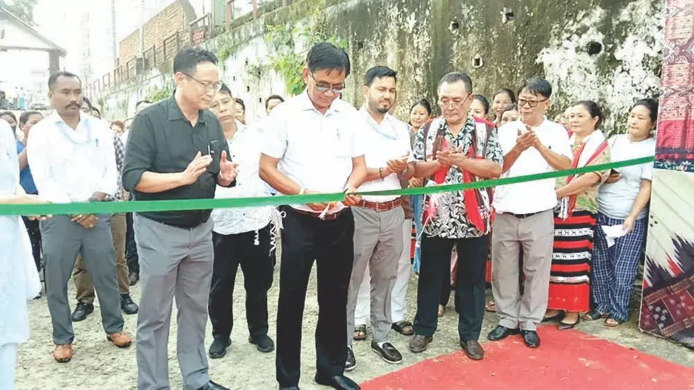 Kohima में हथकरघा प्रदर्शनी चल रही है Kohima में हथकरघा प्रदर्शनी चल रही है