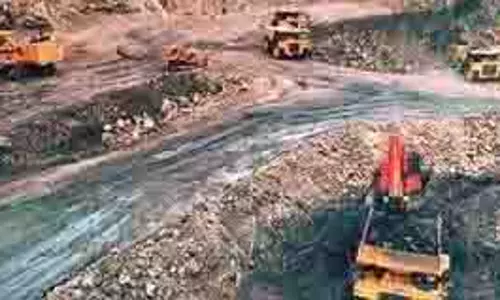 भूपालपल्ली खदान की छत गिरने से SCCL के दो कर्मचारी घायल